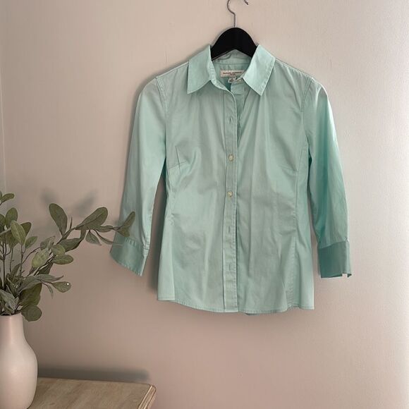Banana Republic Fitted Button Down Shirt. Size Small - Picture 3 of 8